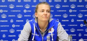 Esther Sullastres en una rueda de prensa del Deportivo