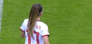 Athenea del Castillo debuta con la Selección
