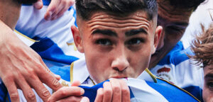 Yeremay besa el escudo tras su golazo contra el Almería