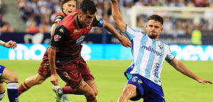 Diego Villares en un lance del Málaga vs Deportivo